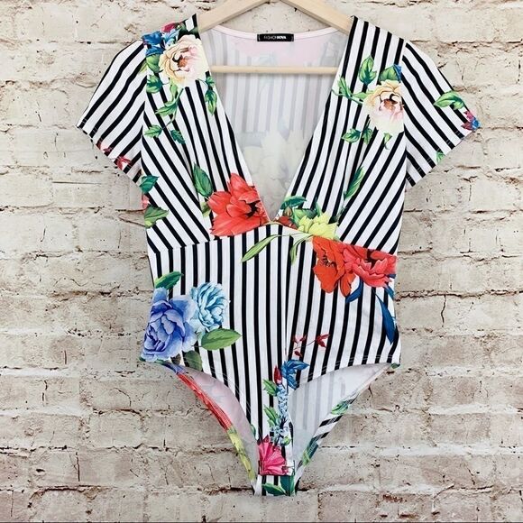 Fashion Nova floral striped bodysuit - Picture 3 of 7
